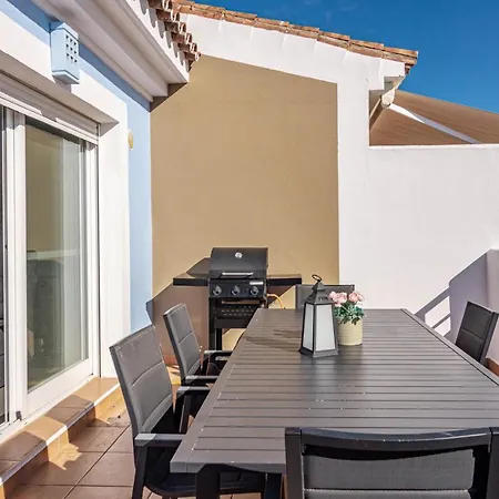 Holiday home Gorgeous 3 Bedroom Town House In El Paraiso Overlooking La Concha Mountain