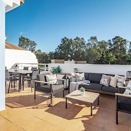 Gorgeous 3 Bedroom Town House In El Paraiso Overlooking La Concha Mountain *