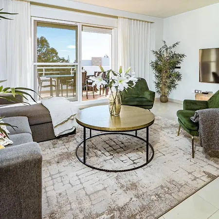 Gorgeous 3 Bedroom Town House In El Paraiso Overlooking La Concha Mountain
