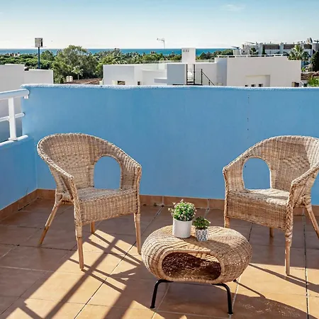 Gorgeous 3 Bedroom Town House In El Paraiso Overlooking La Concha Mountain Holiday home *