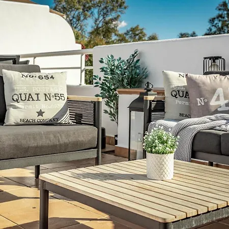 Gorgeous 3 Bedroom Town House In El Paraiso Overlooking La Concha Mountain Holiday home Estepona