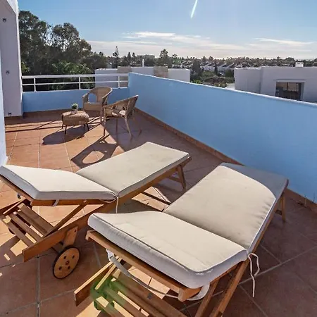 Holiday home Gorgeous 3 Bedroom Town House In El Paraiso Overlooking La Concha Mountain *