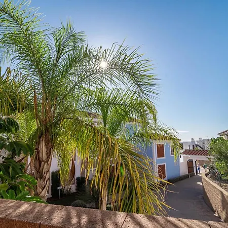 Gorgeous 3 Bedroom Town House In El Paraiso Overlooking La Concha Mountain *